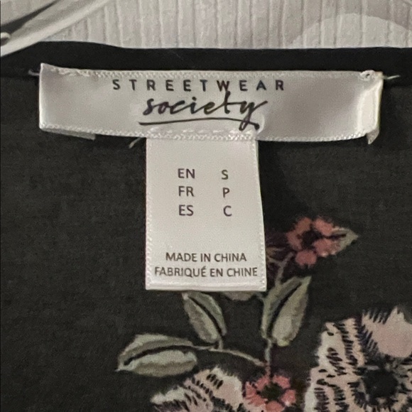 Streetwear Society Black Floral Blouse - Picture 2 of 6